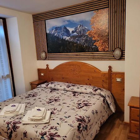 Albergo Meuble Tarandan Forni di Sopra Exterior foto